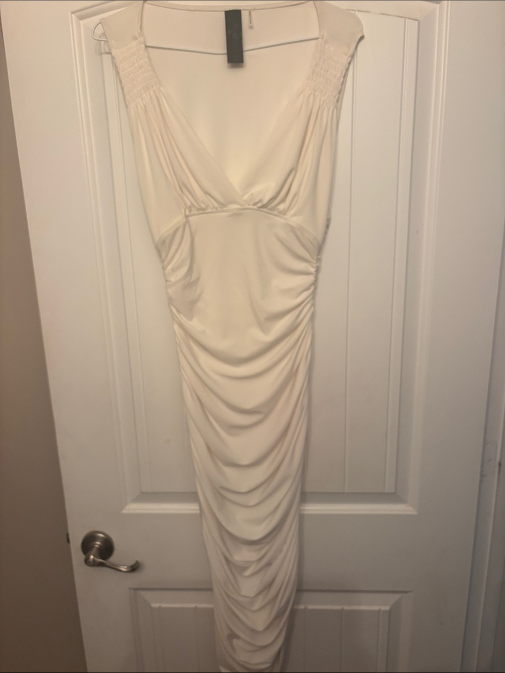Norma Kamali Cream Sleeveless Ruched V-Neck Midi Dress